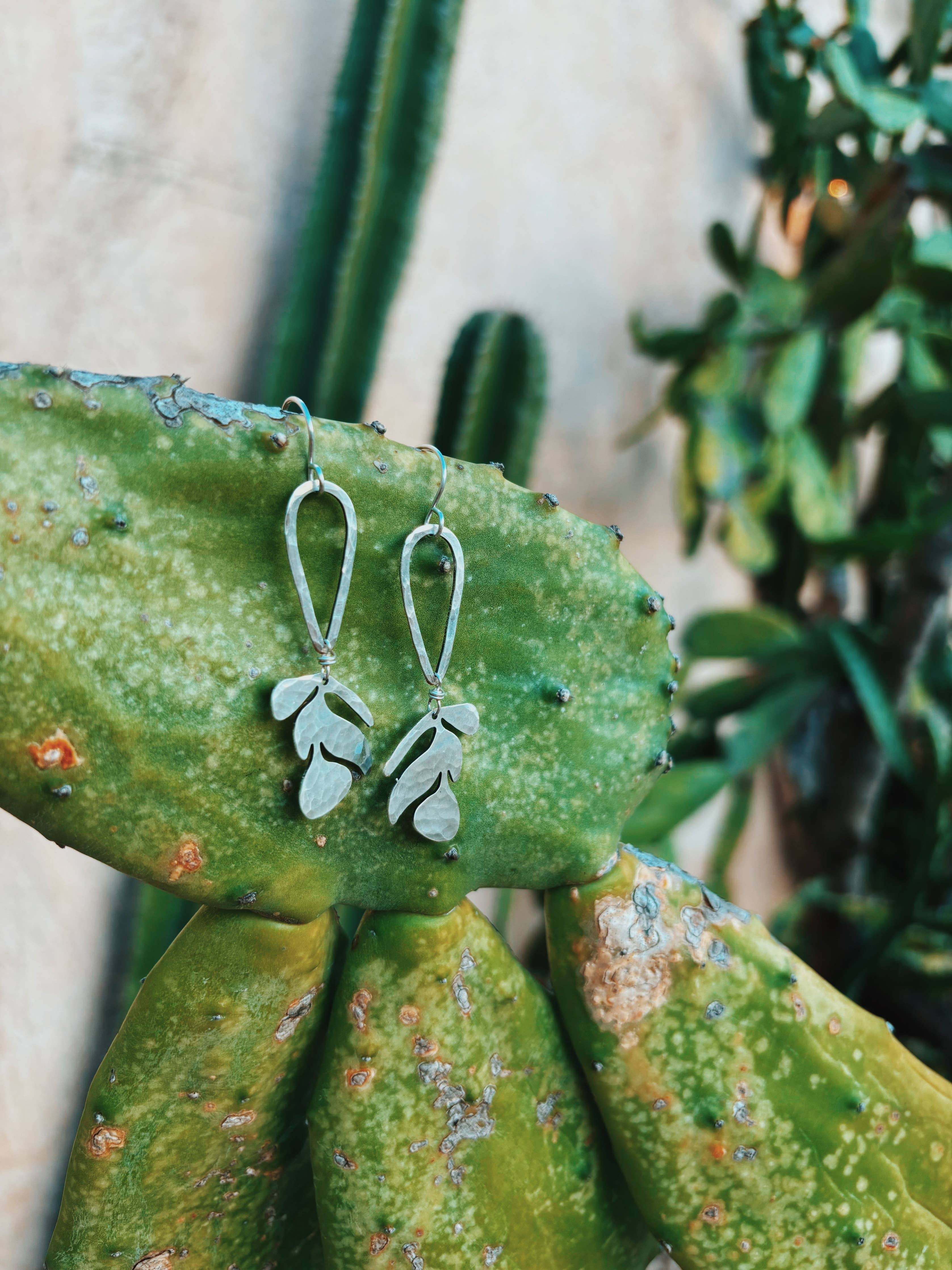 Matisse Earrings: Gold / Regular