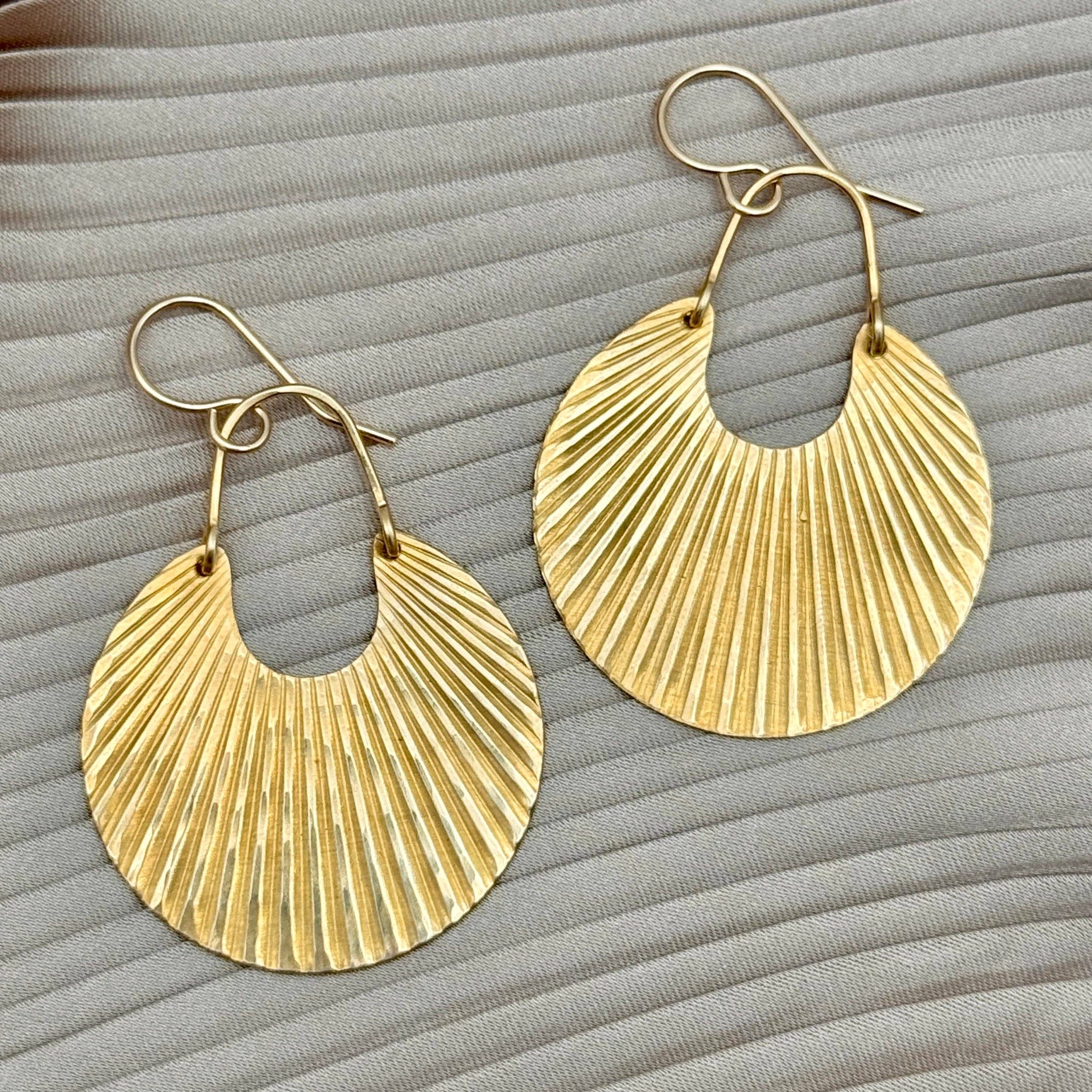Handmade Hearth Earrings: Silver