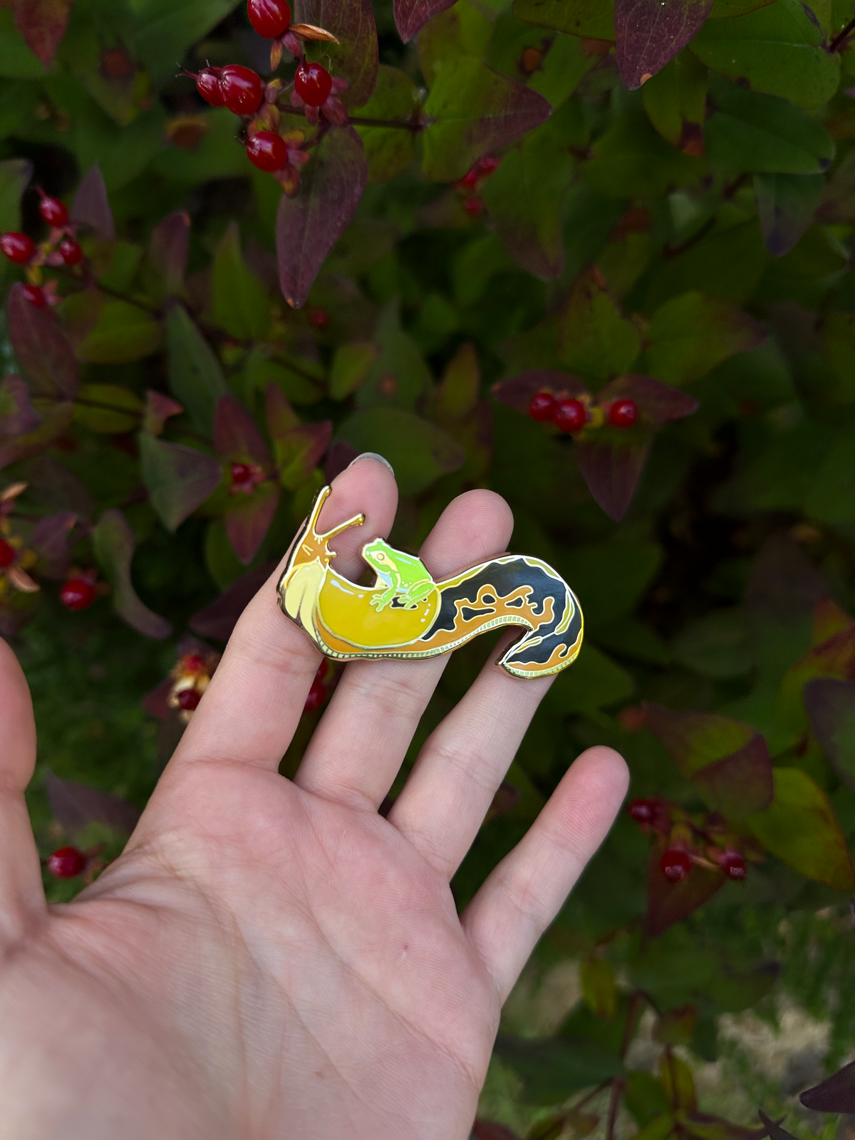 Pacific Banana Slug & Pacific Chorus Frog Enamel Pin