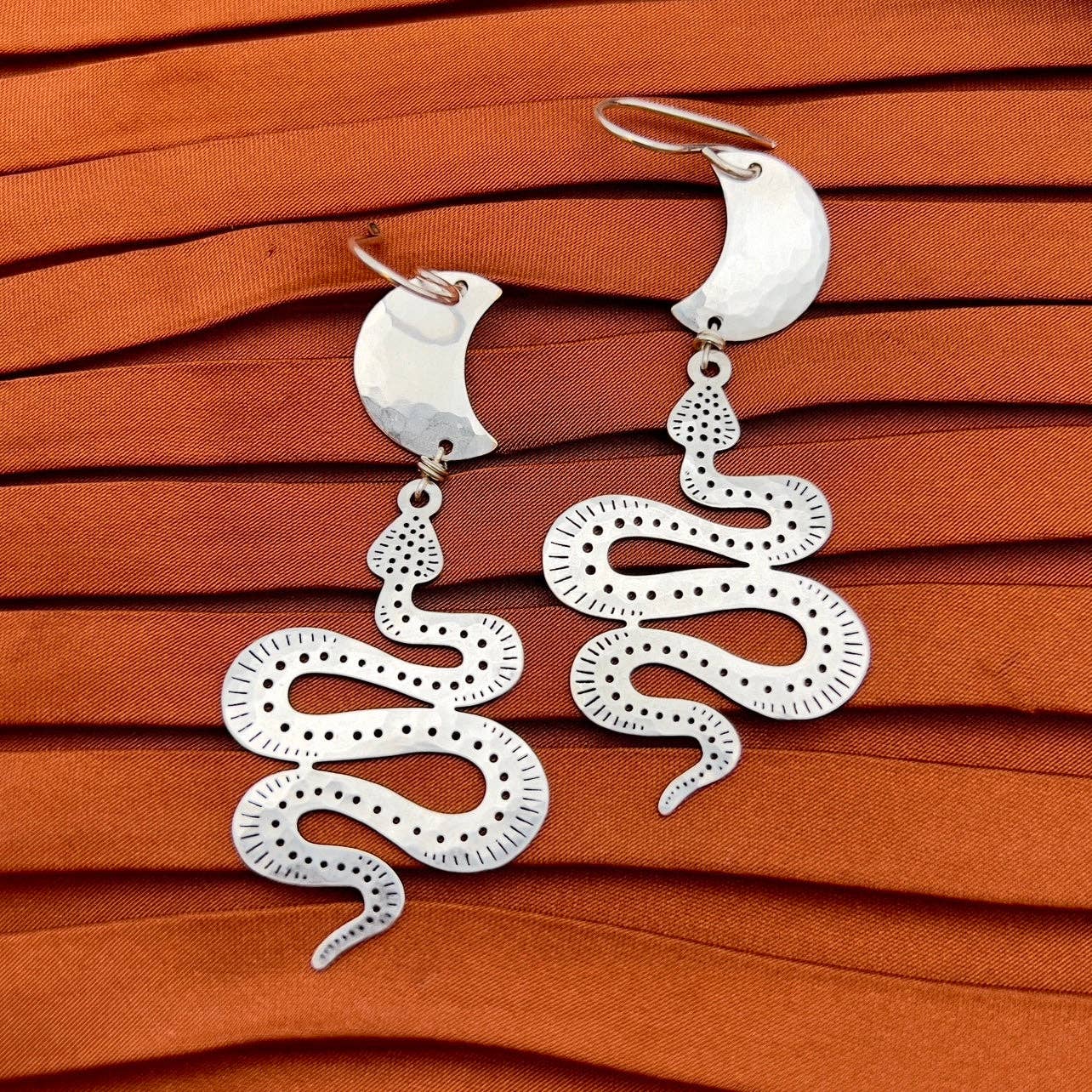 Handmade Serpentine Earrings: Gold