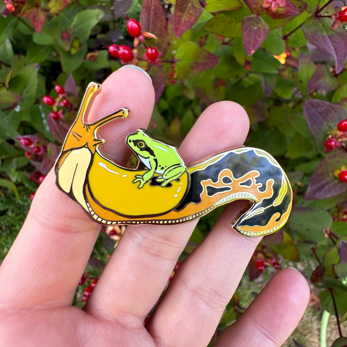 Pacific Banana Slug & Pacific Chorus Frog Enamel Pin