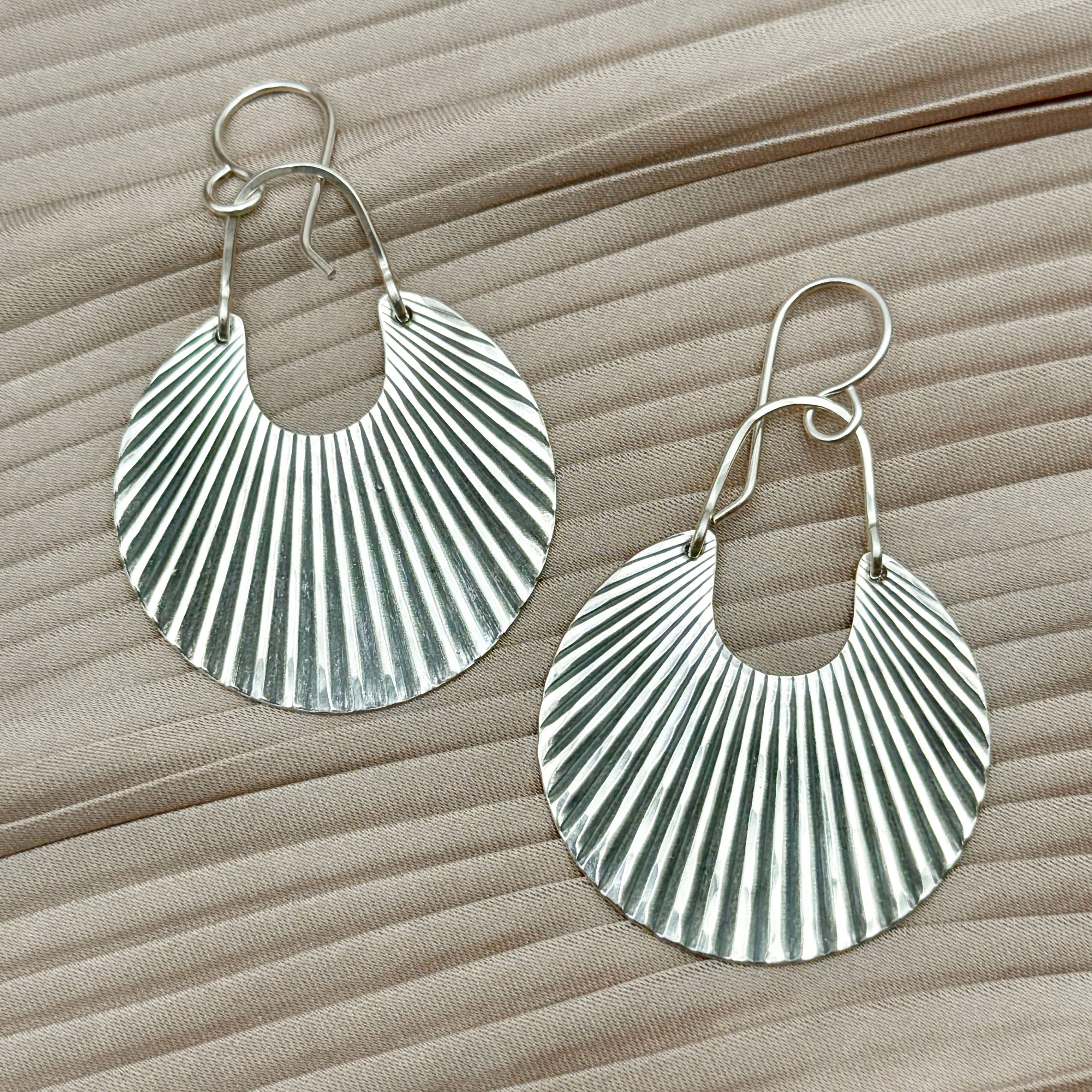 Handmade Hearth Earrings: Silver