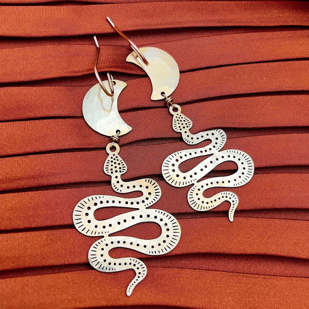 Handmade Serpentine Earrings: Gold