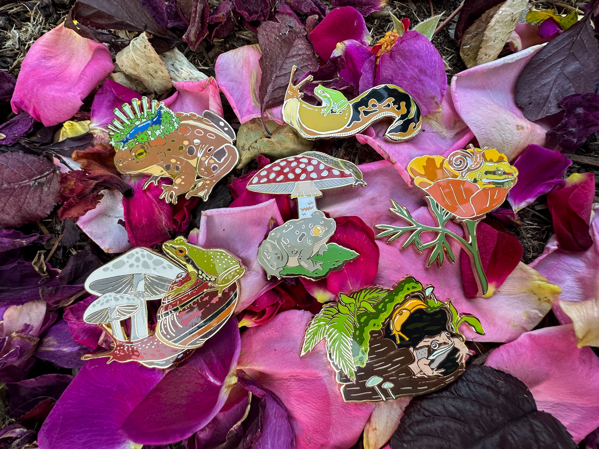 Pacific Banana Slug & Pacific Chorus Frog Enamel Pin