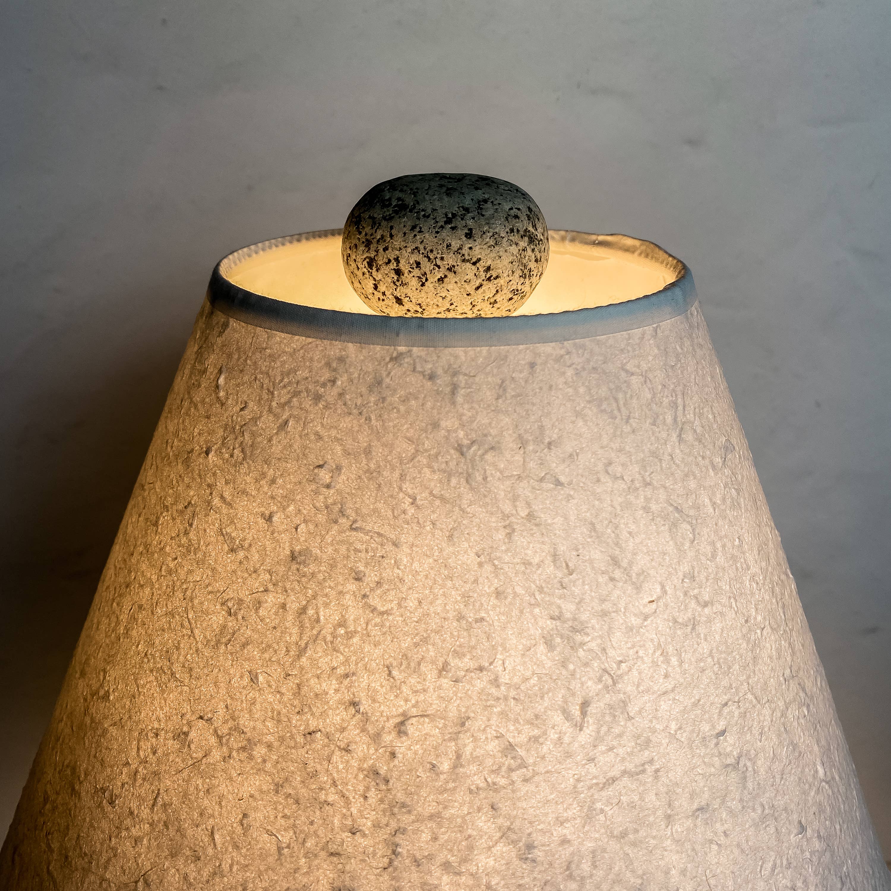 Single Stone Lamp