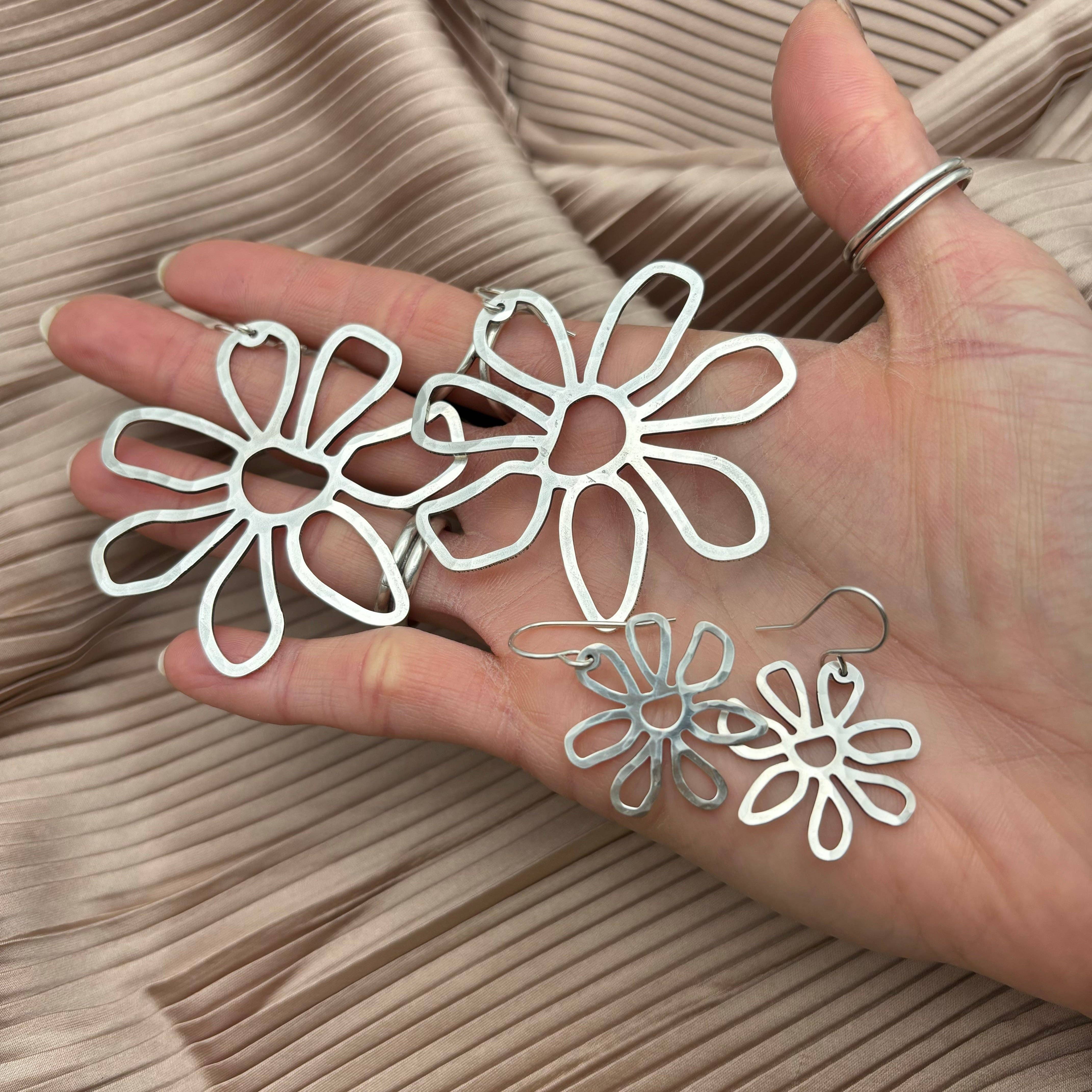Ziggy Earrings: Silver / Large