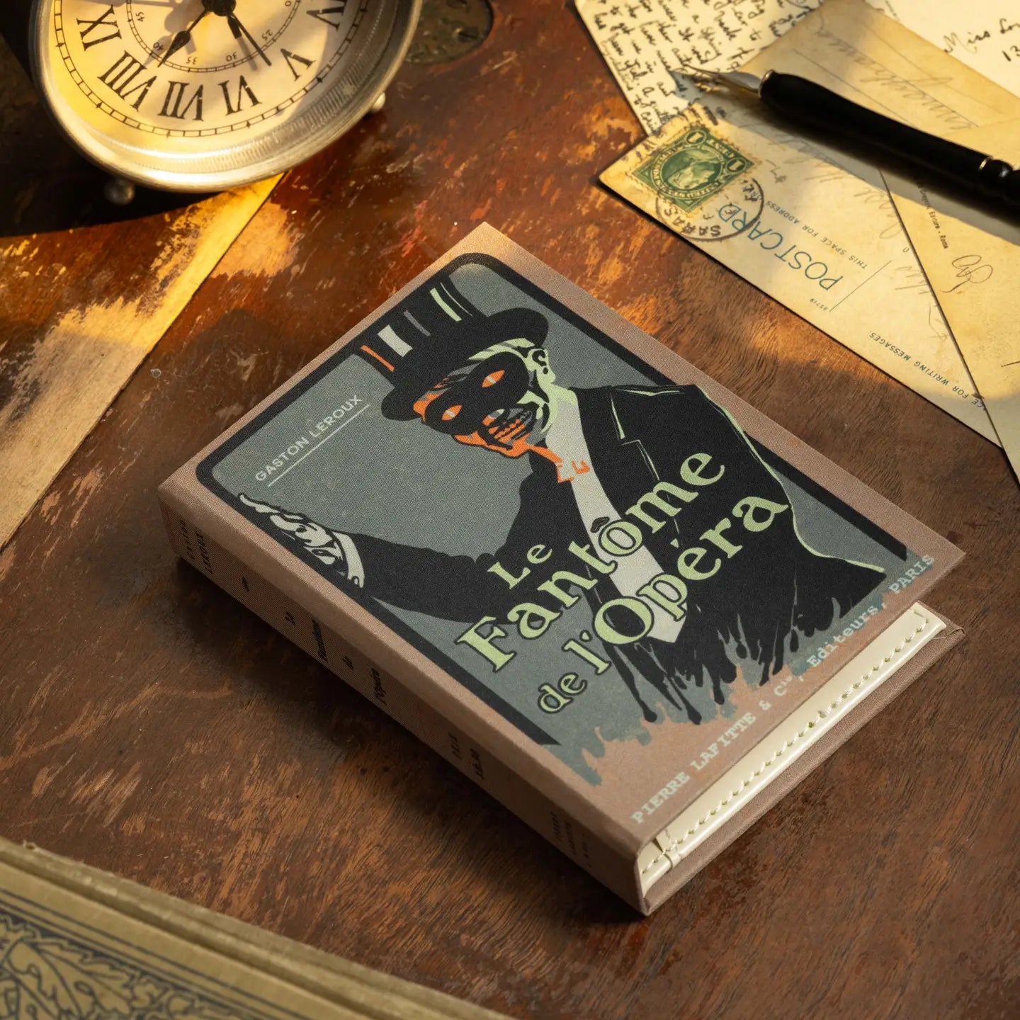 'Le Fantôme De L'opéra' By Gaston Leroux 1910 (Phantom) Passport/Notebook Wallet