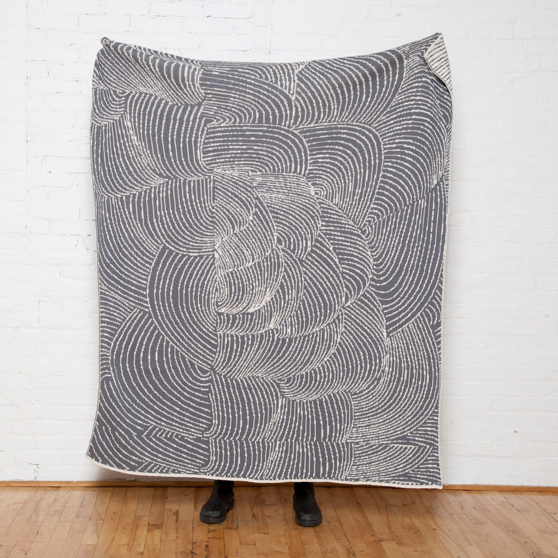 Pillows, Blankets & Throws