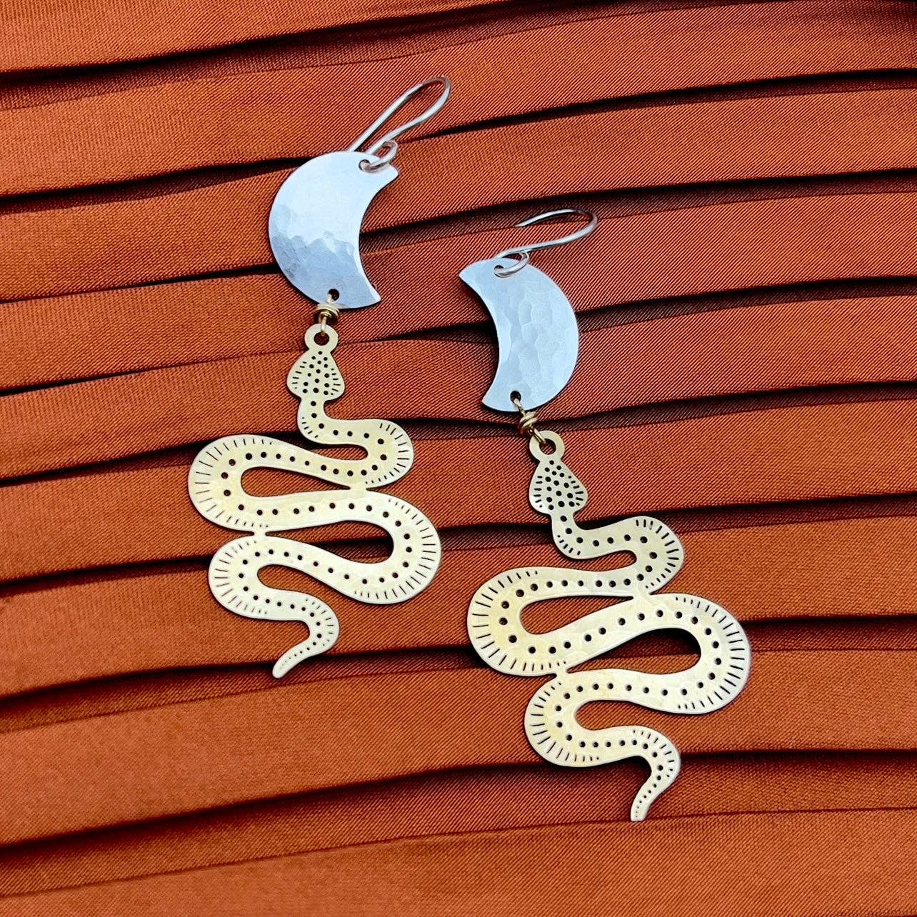 Handmade Serpentine Earrings: Gold