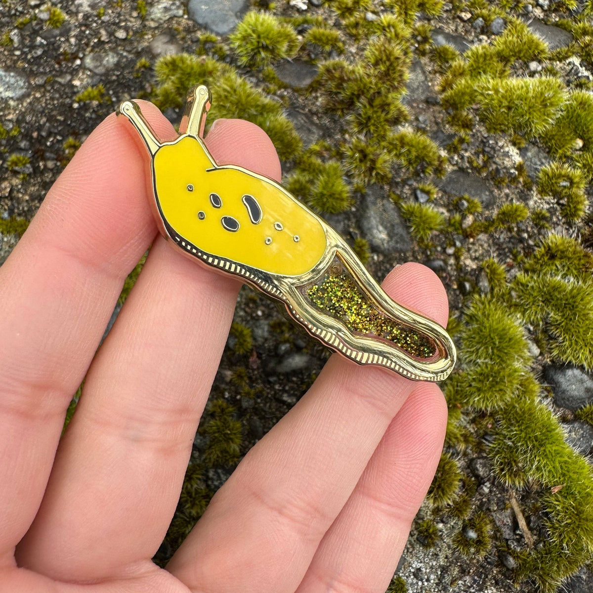 Pacific Banana Slug GLITTER SHAKER Pin - 25% to Charity!