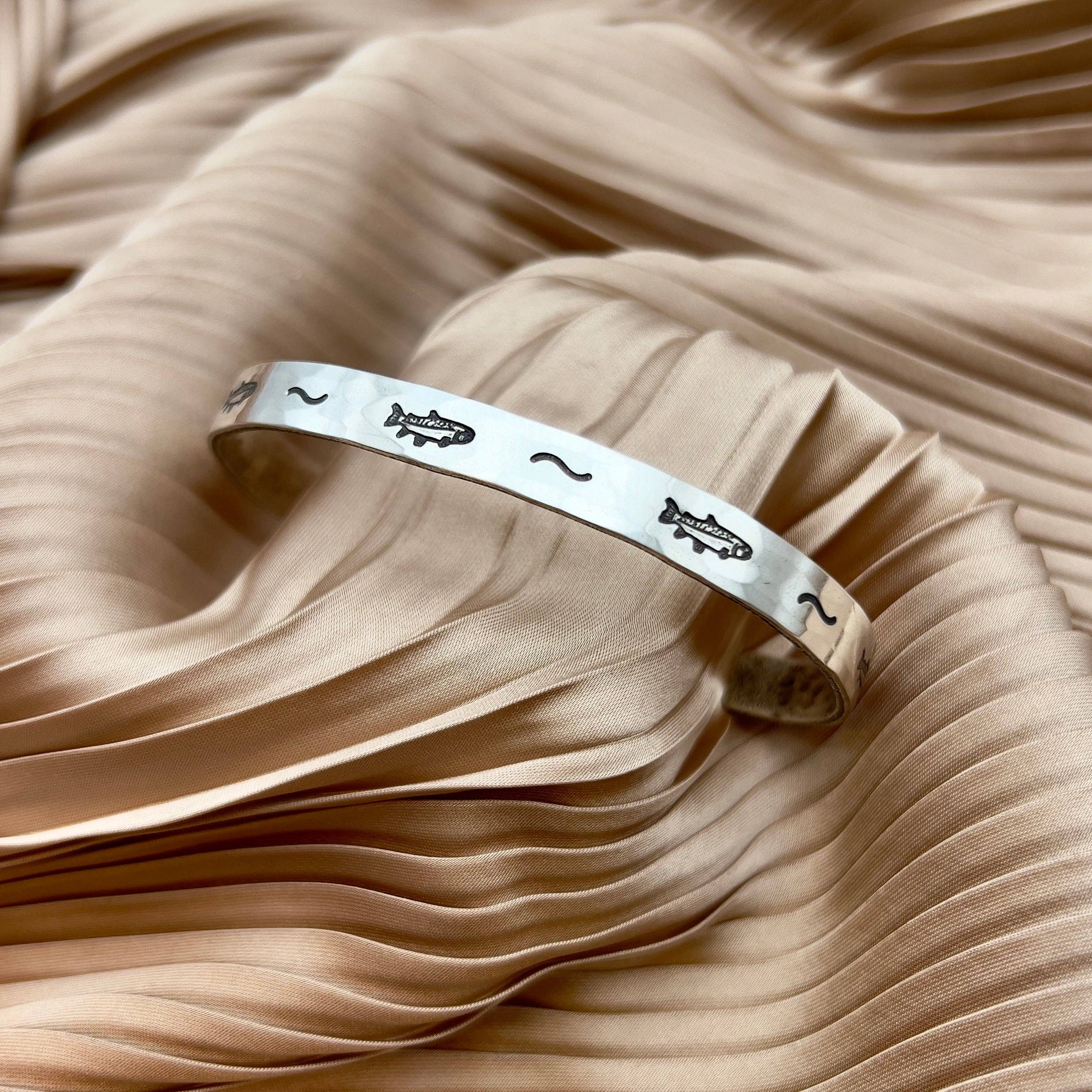 Handmade Feeesh Cuff: Silver Finish