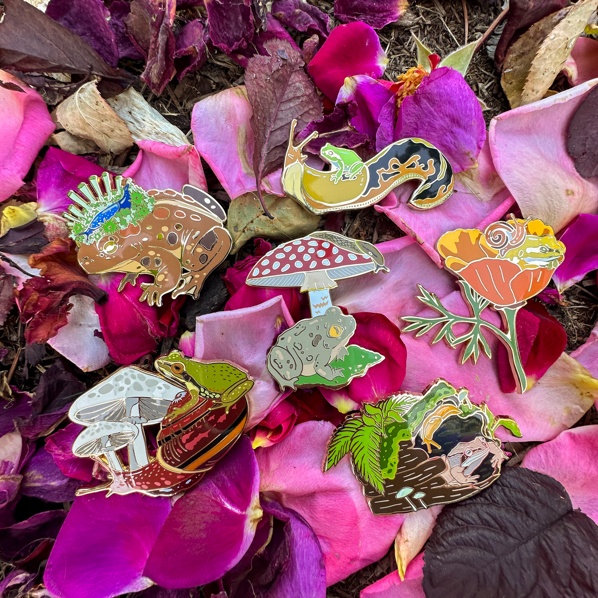 Pacific Banana Slug & Pacific Chorus Frog Enamel Pin