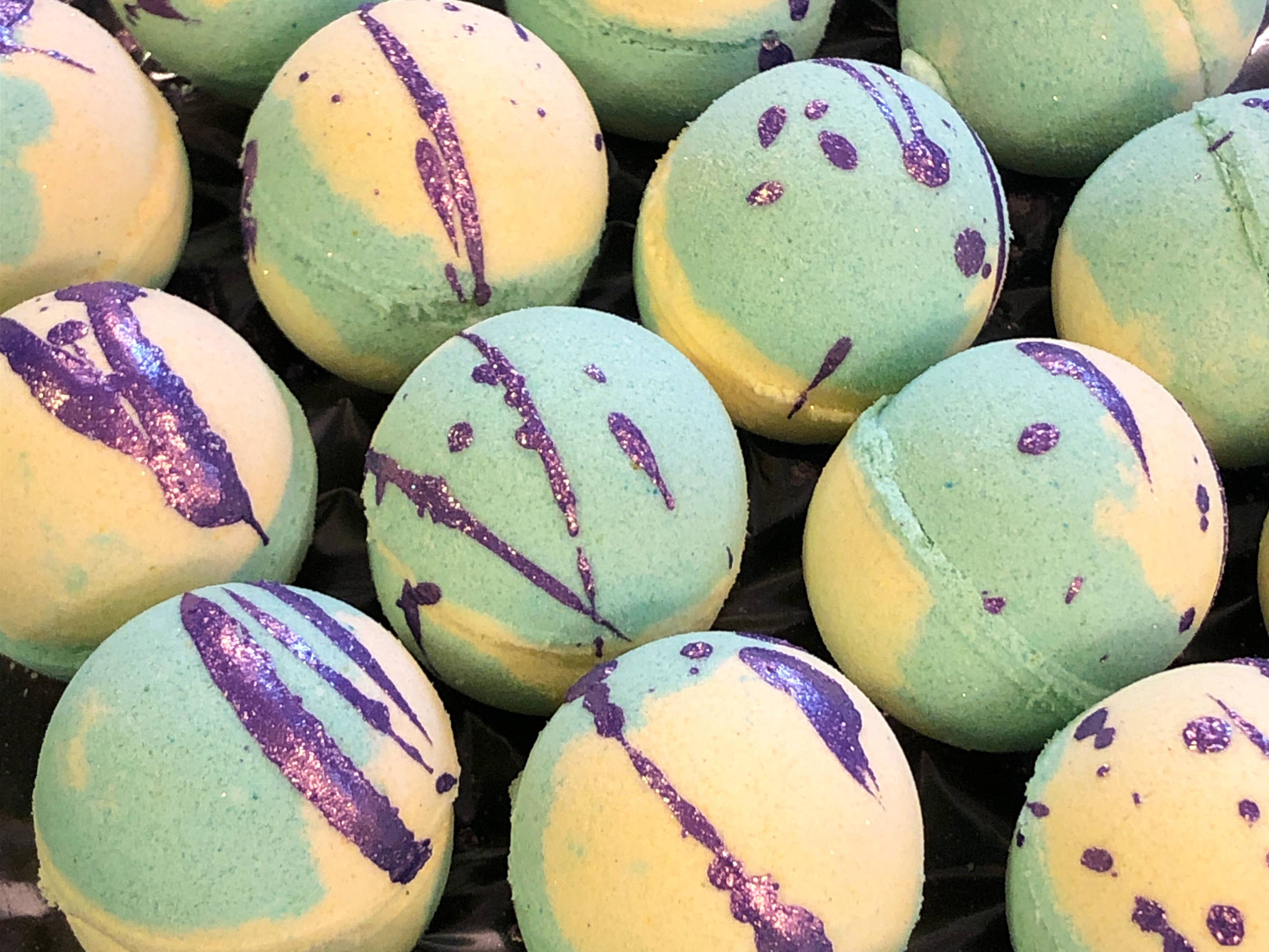 Piña Colada Bath Bomb