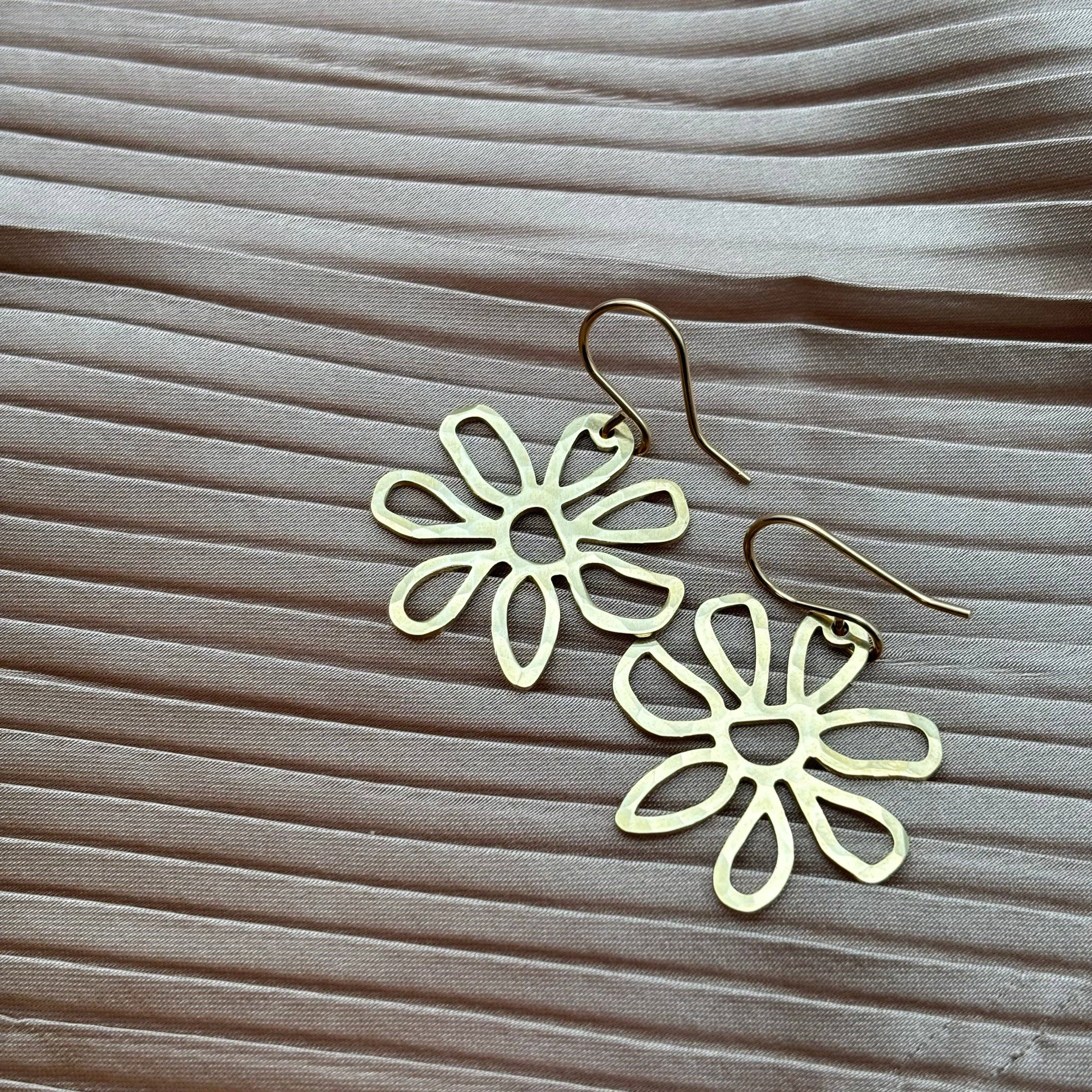 Ziggy Earrings: Silver / Large