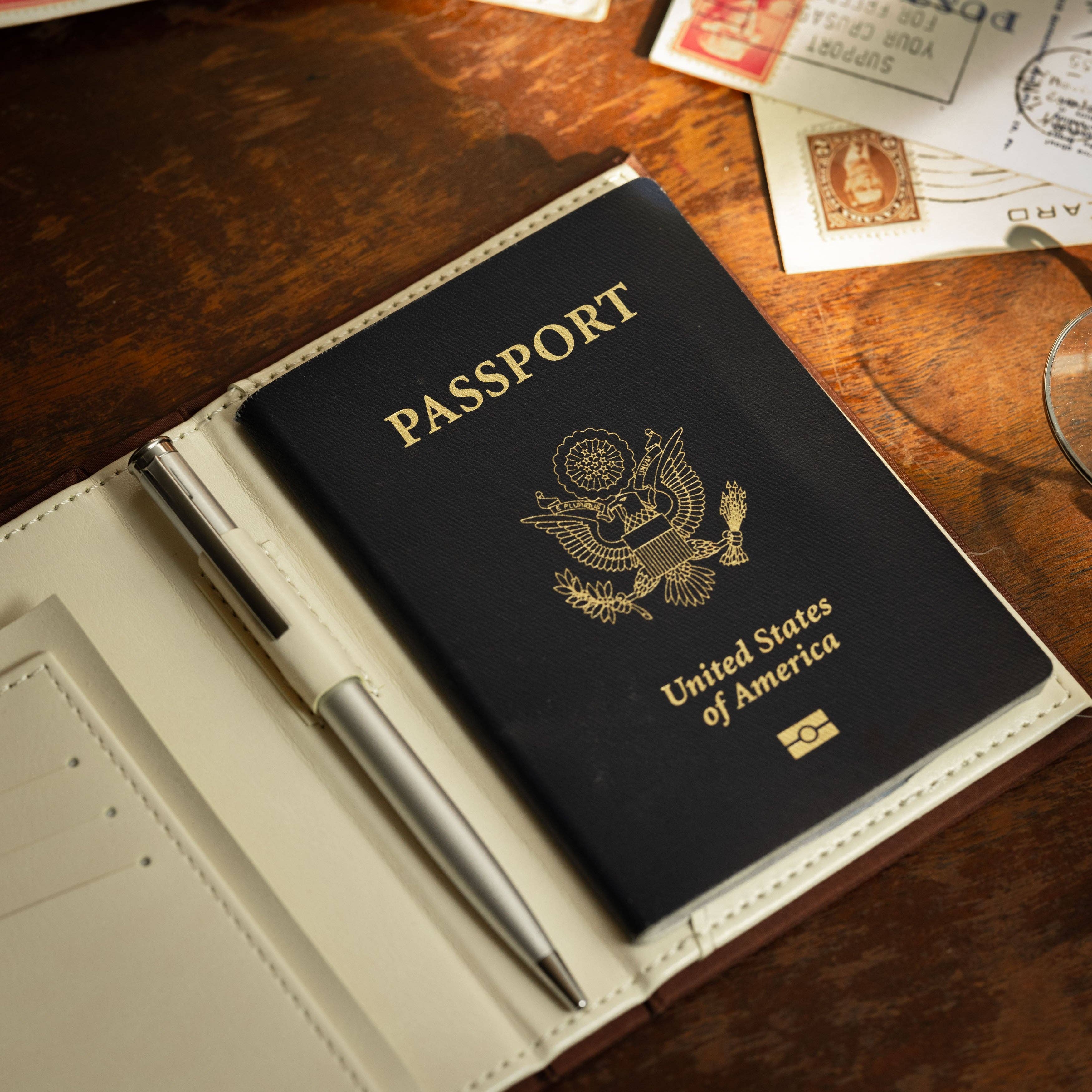 'Frankenstein' by Mary Shelley 1818 Passport/Notebook Wallet