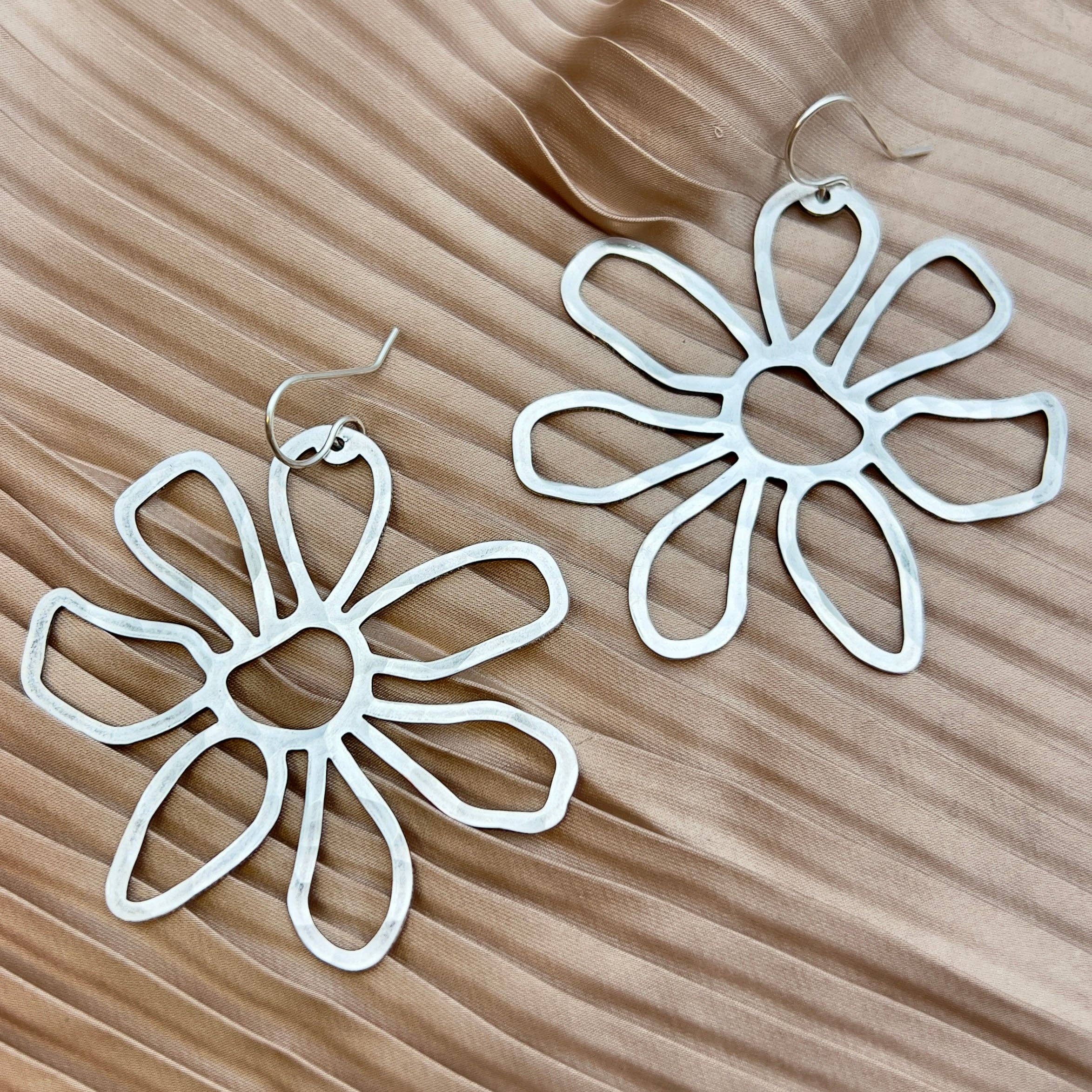 Ziggy Earrings: Silver / Large