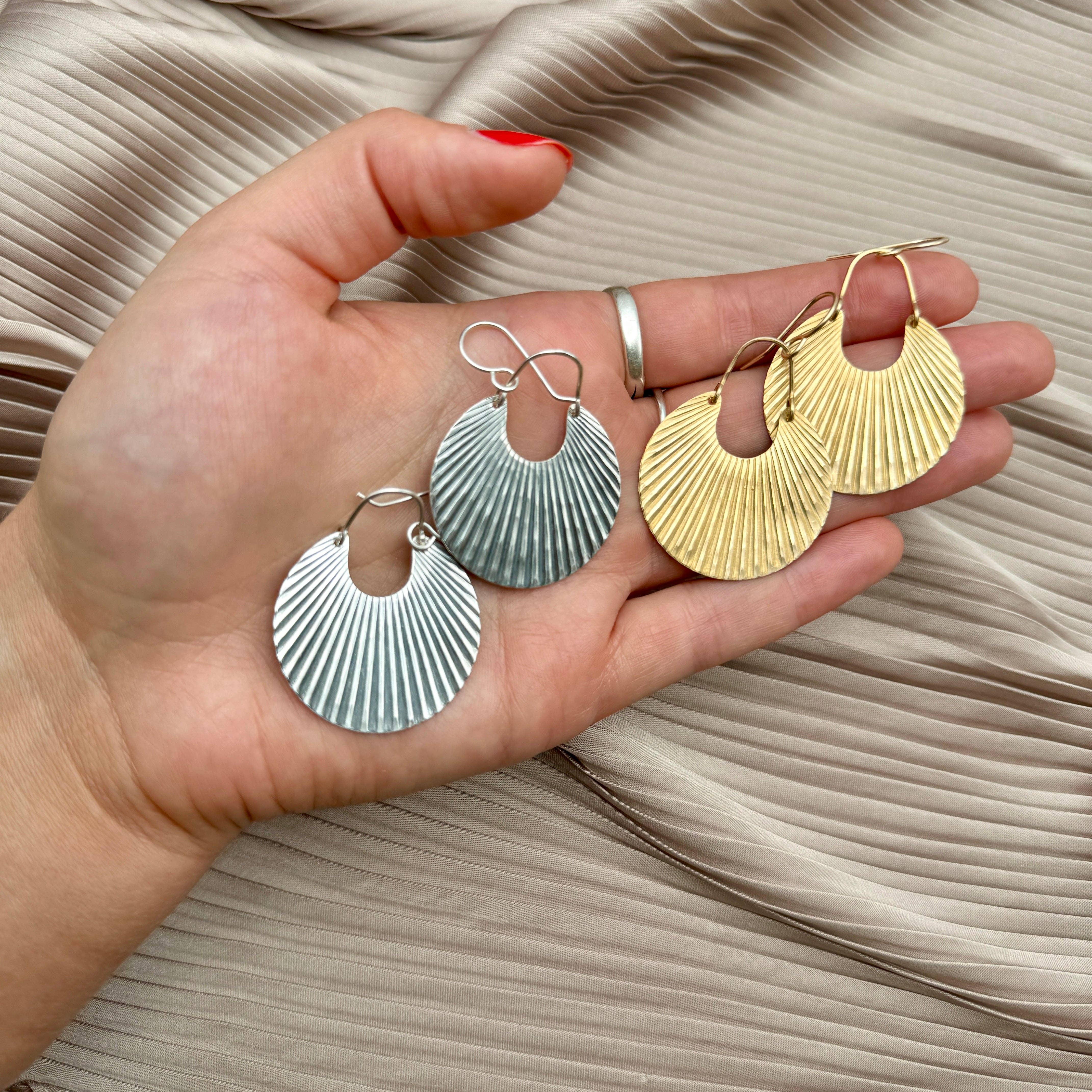 Handmade Hearth Earrings: Silver