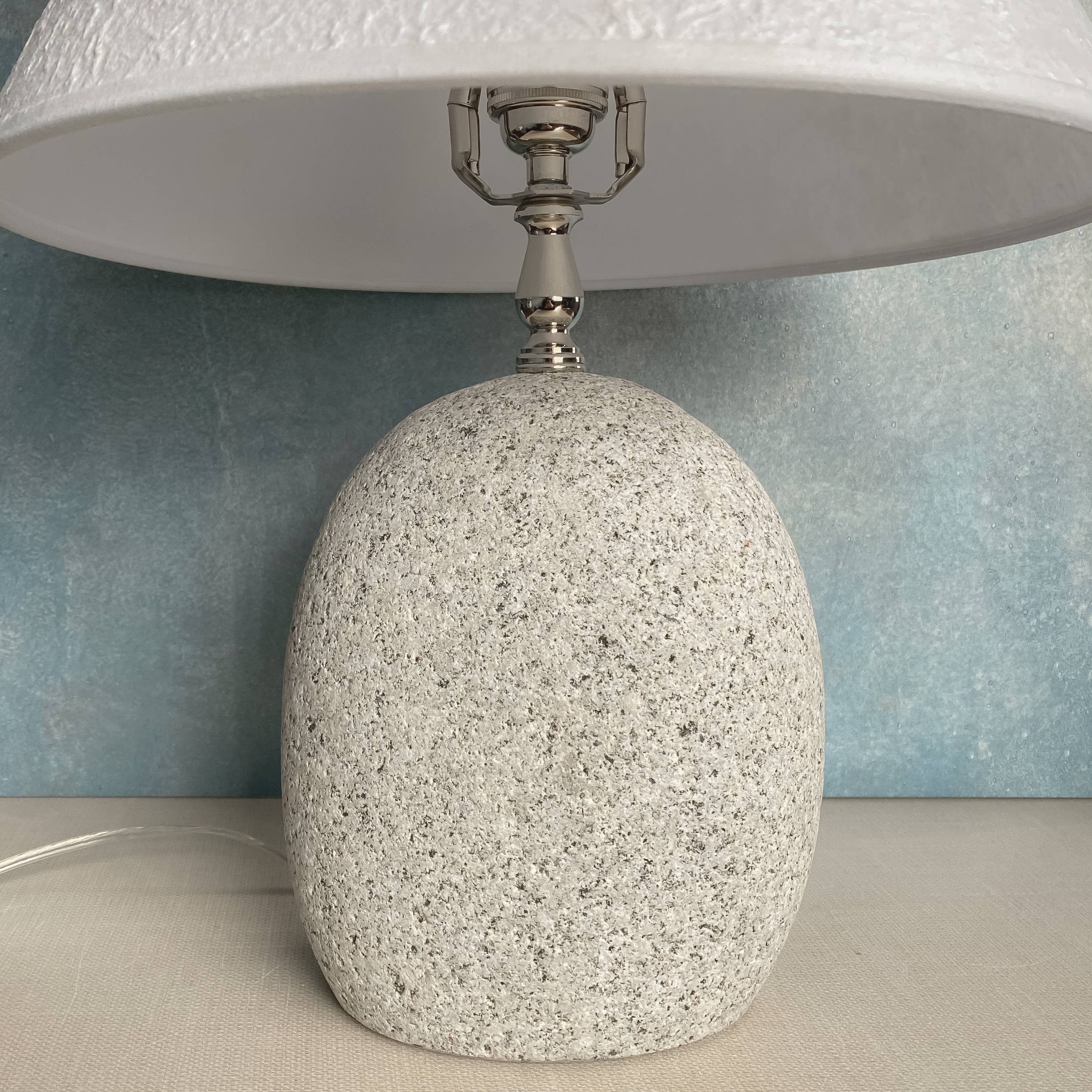 Single Stone Lamp