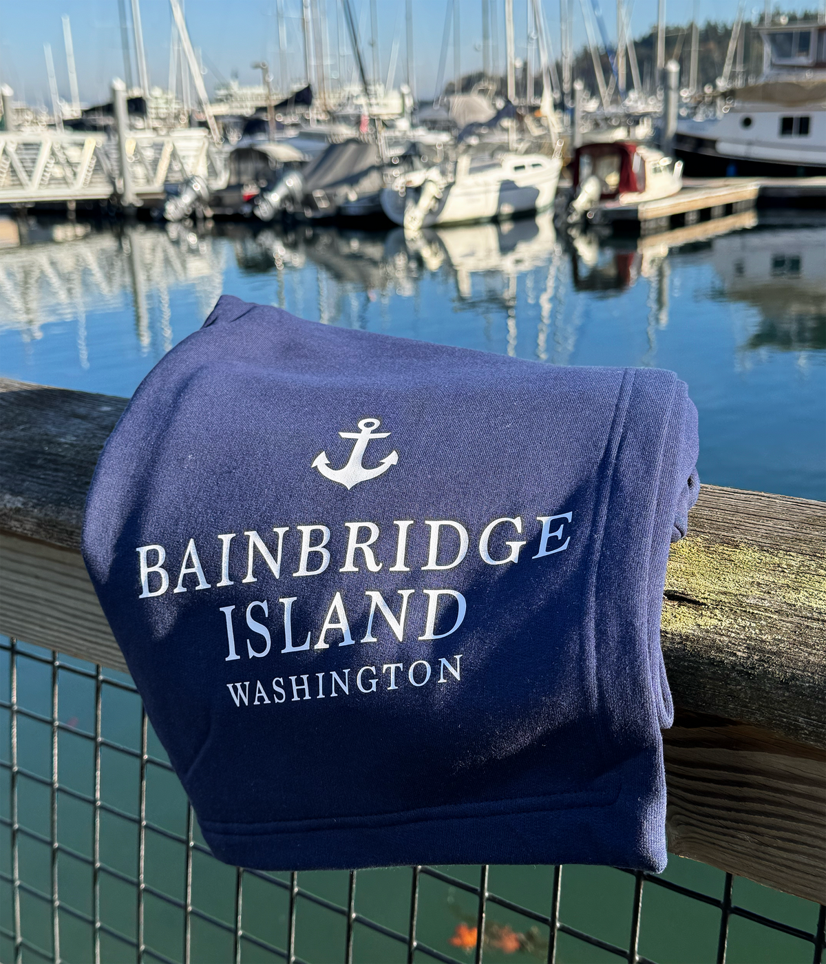 Bainbridge Island Wa Sweatshirt Throw Blanket Anchor: Navy