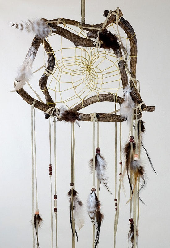 DC136 - The Wanderer Twig - White/Brown Feathers