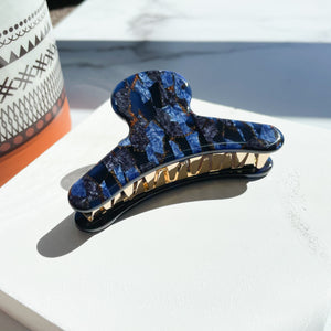 French Claw in Sapphire