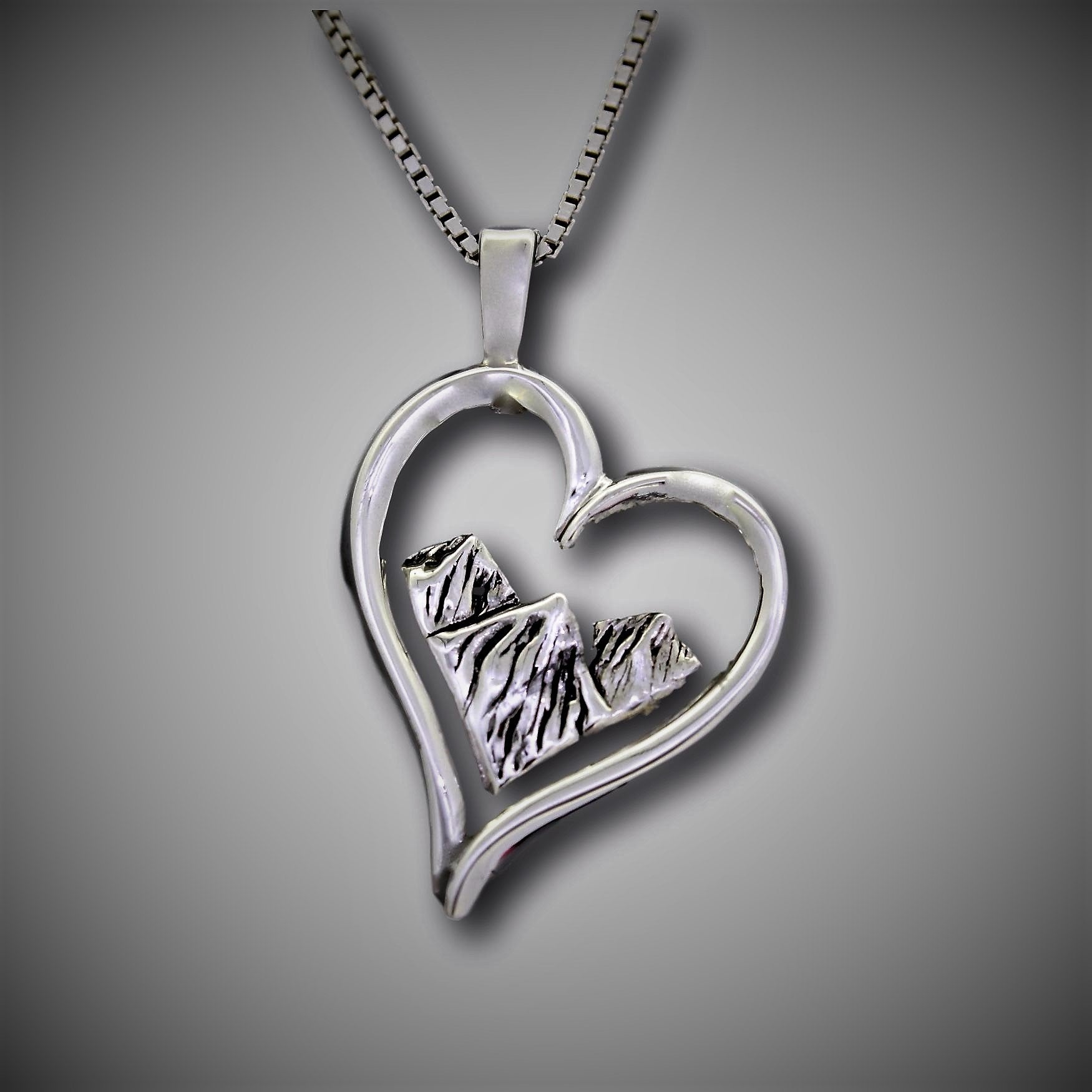 Mountains Necklace "Heart for Mountains"